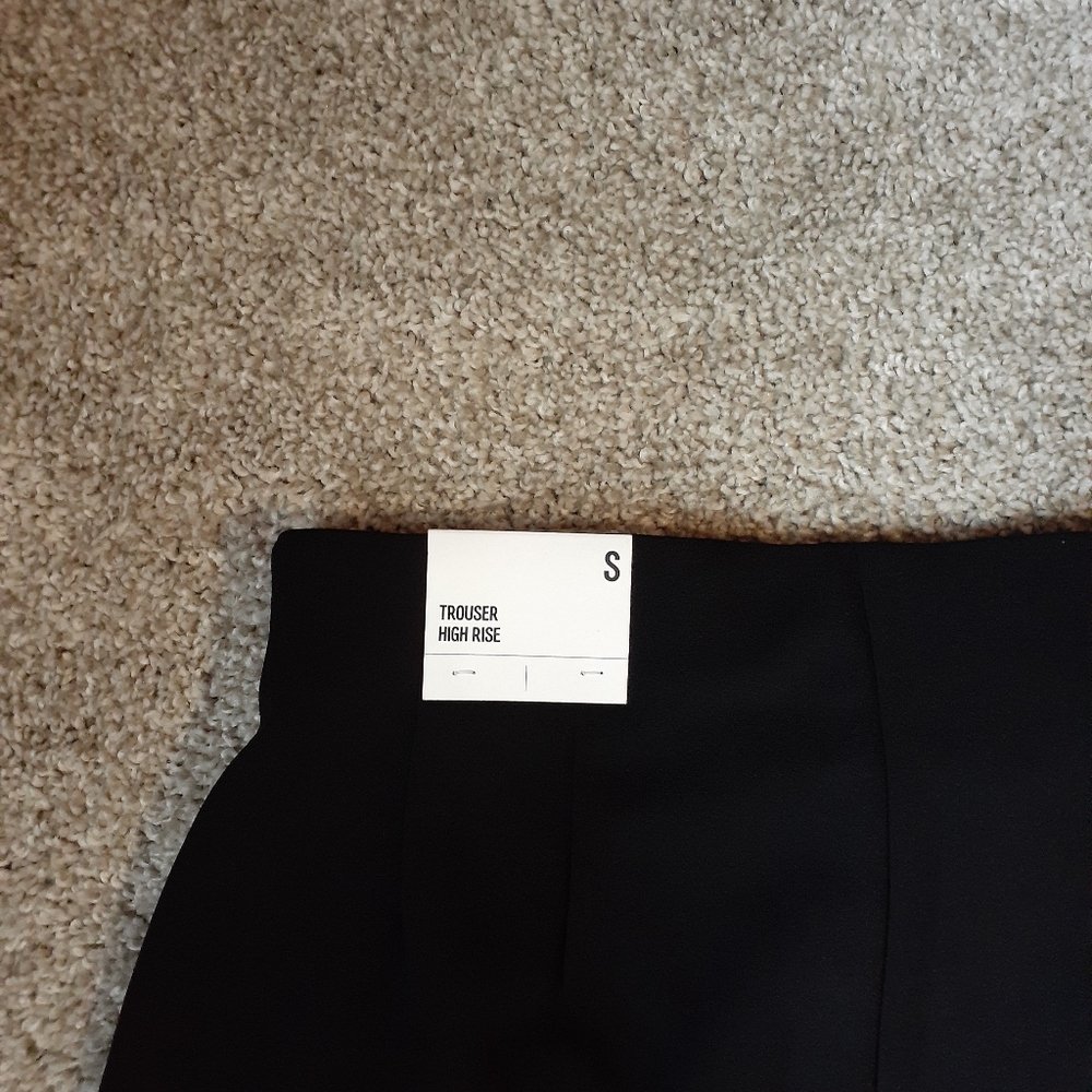Express High Rise Capris, S, NWT - Picture 3 of 4